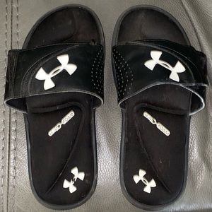 Under Armour UA 4D Foam Slides Velcro Strap  Adjustable Sandals Boy’s Size 4Y